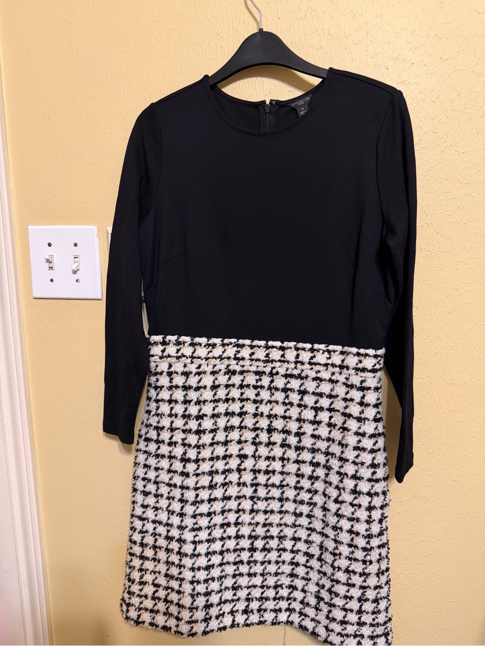 Ann Taylor Black Bodice with Black & White Houndstooth Skirt Long-Sleeve Dress